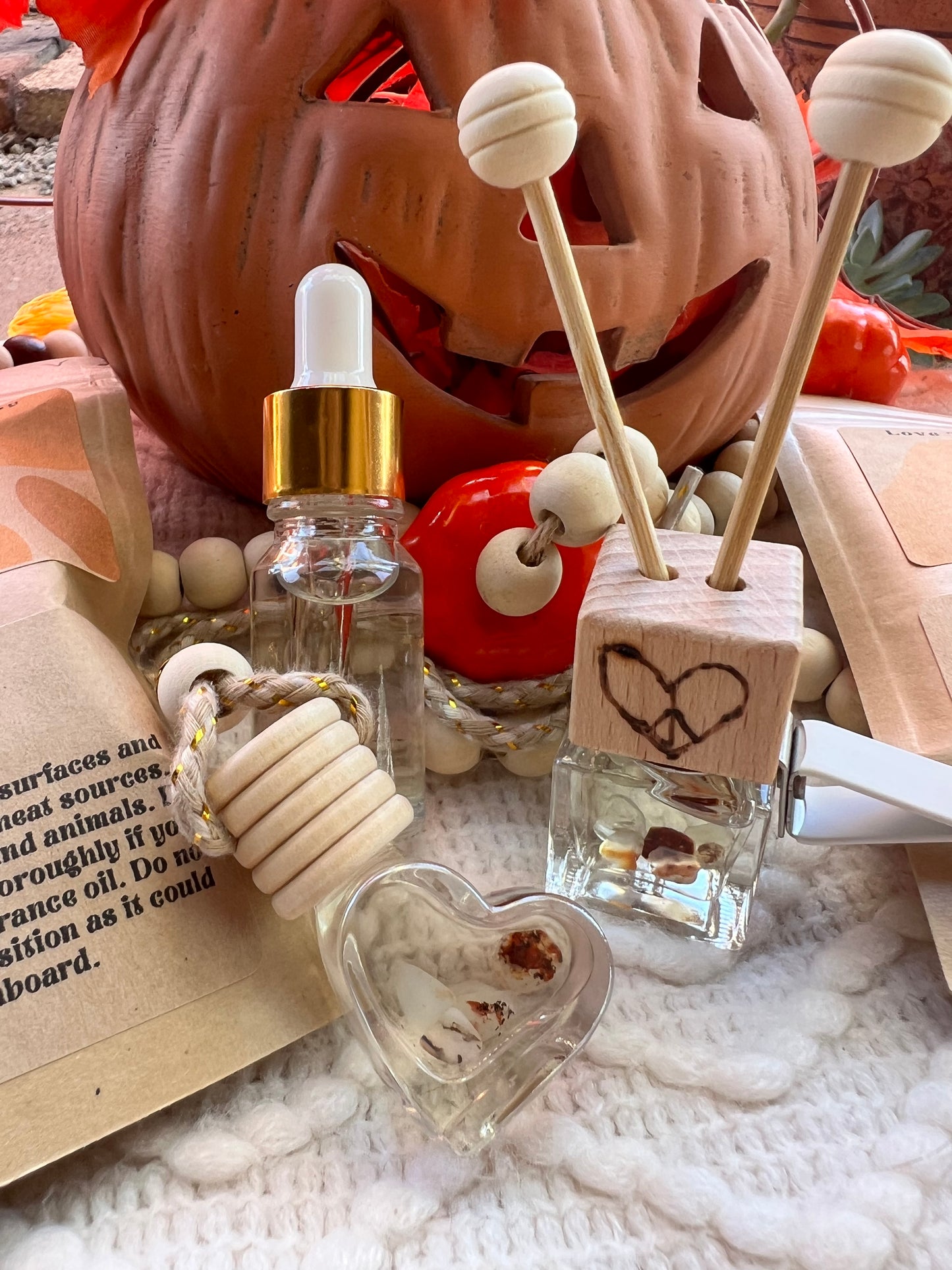 Friendsgiving Soy Wax Candle Leaves/Pecan/Cedar/Apple